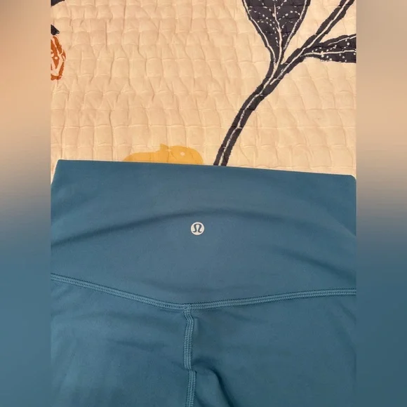 Lululemon Teal High-Waisted Leggings Sz 6 - Picture 3 of 4